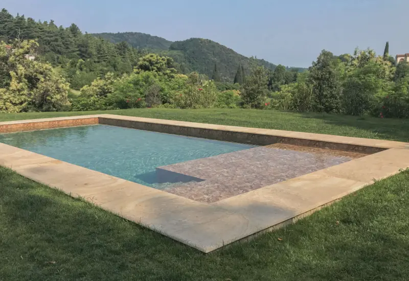 Giardino con piscina nei Colli Euganei